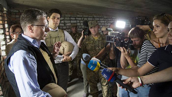 El representante especial del Departamento de Estado de EE. UU., Kurt Walker, se reunió con miembros de la Rada