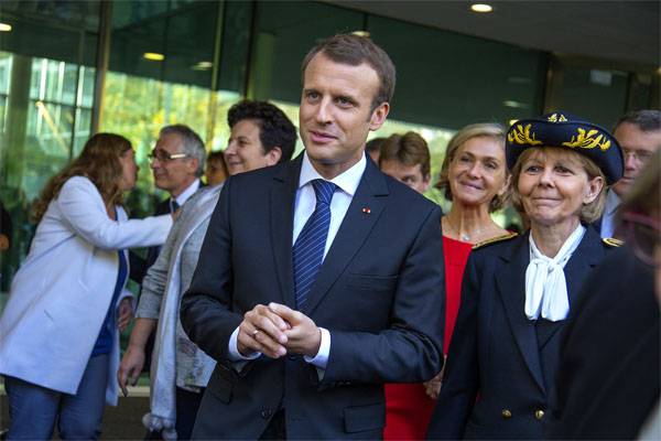 Macron aikoo poistaa hätätilan Ranskasta