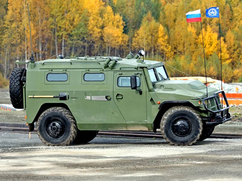 Armored multipurpose vehicle "Tigr-M". Infographics