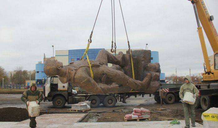 Il monumento all'ufficiale Alexander Prokhorenko sarà inaugurato a Orenburg