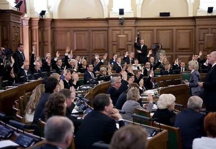 Sejm letão legisla os participantes da guerra pela URSS e Alemanha fascista