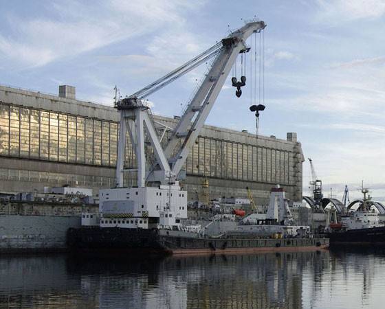 Planta de Sevastopol retomou a construção de gruas flutuantes