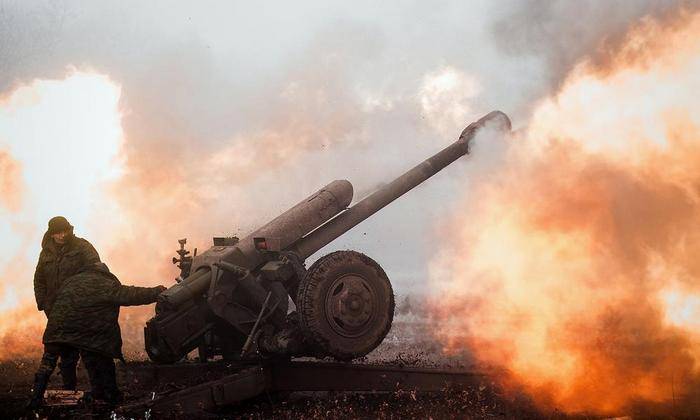 زاخارچنکو از انهدام دو باطری توپخانه نیروهای مسلح اوکراین خبر داد