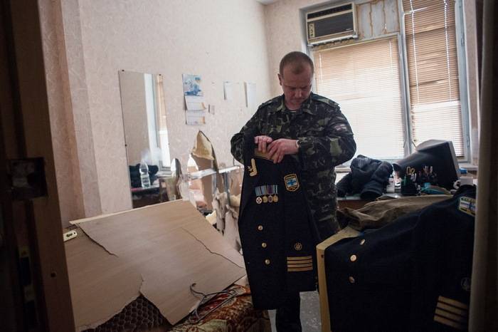 After the reunification of the Crimea from the Russian Federation, less than 30% of the military returned to Ukraine