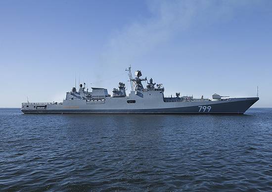 "Almirante Makarov" durante las pruebas de lanzamiento de cohetes