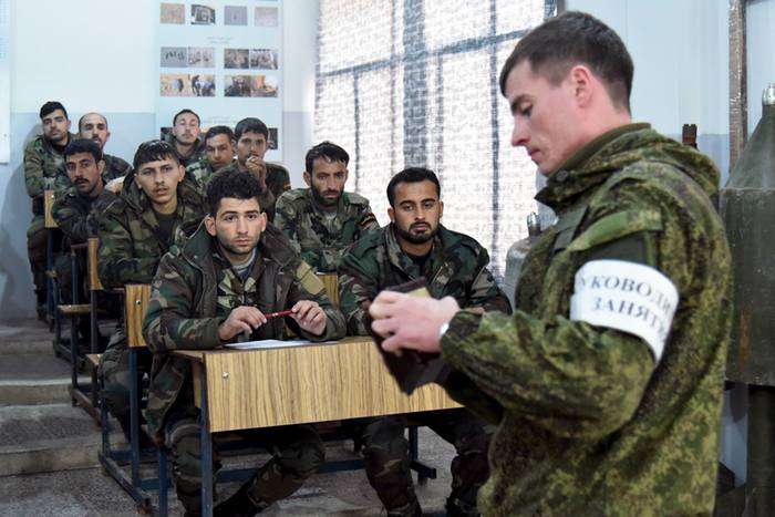 Russian military advisers are training the fighters of the Syrian army