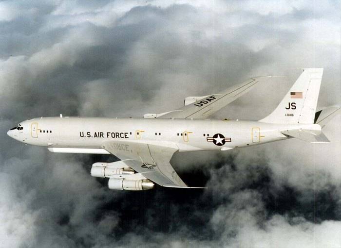 هواپیمای تعیین هدف رزمی نیروی هوایی ایالات متحده پروازی را در نزدیکی کره شمالی انجام داد