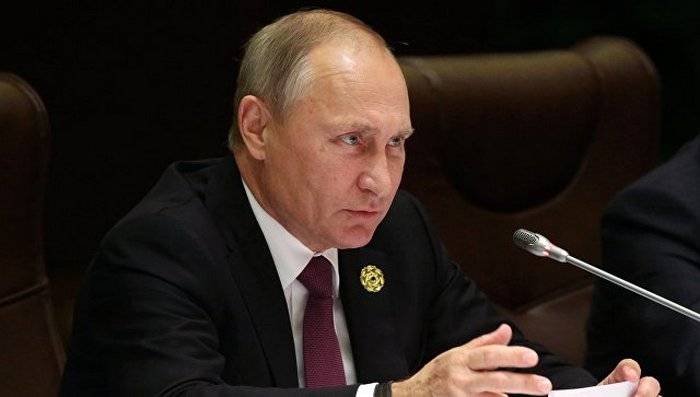 Putin: l'oppressione dei media russi negli Stati Uniti risponderà allo specchio