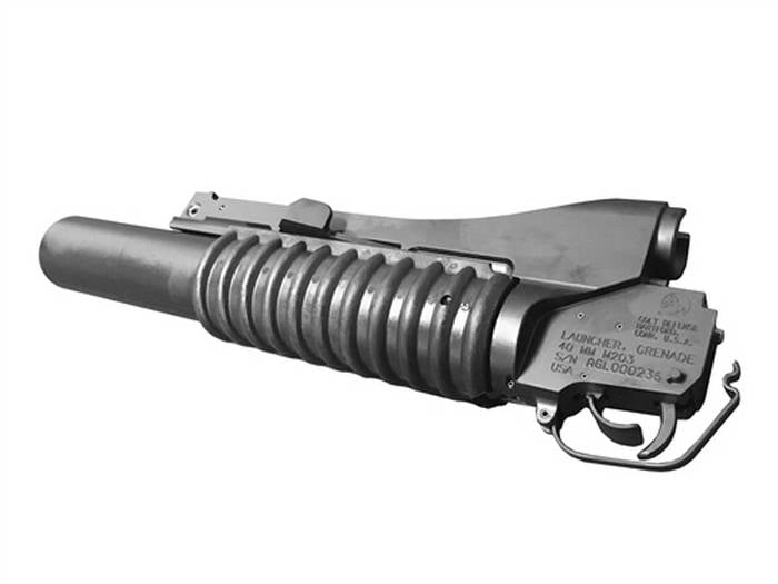Στις Ηνωμένες Πολιτείες κυκλοφόρησε μια "πολιτική" έκδοση του εκτοξευτή χειροβομβίδων κάτω από την κάννη M203