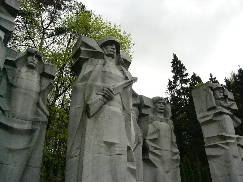 Vilnius înțelege situația cu reîngroparea rămășițelor soldaților sovietici