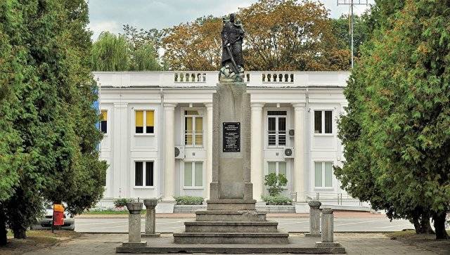 En Szczecin, comenzó a desmantelar el monumento a los soldados del Ejército Rojo.