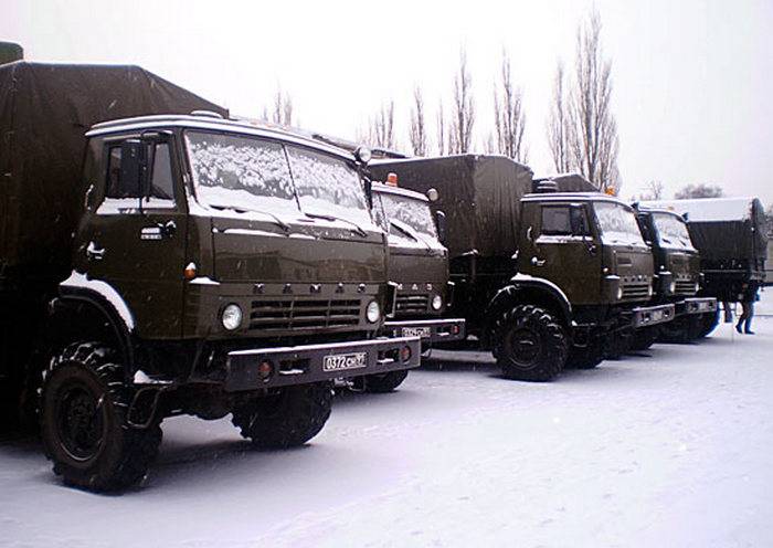 Reparatureinheiten des Westlichen Militärbezirks erhielten eine Ladung neuer KamAZ-Lastwagen