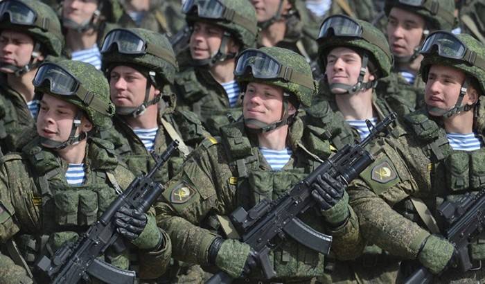 Poutine a approuvé la taille des forces armées de la Russie