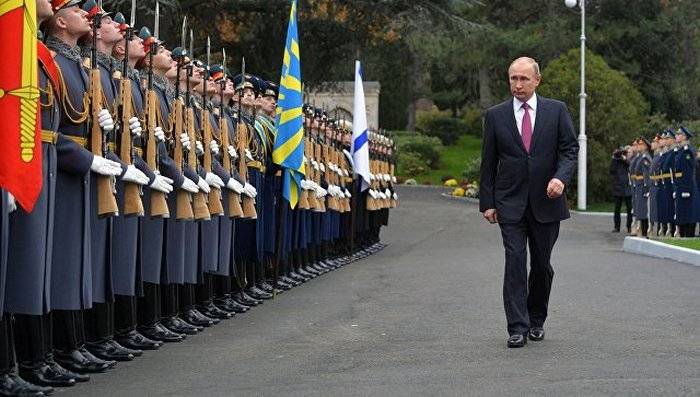 Putin: l'esercito e la marina della Russia devono possedere le armi più moderne