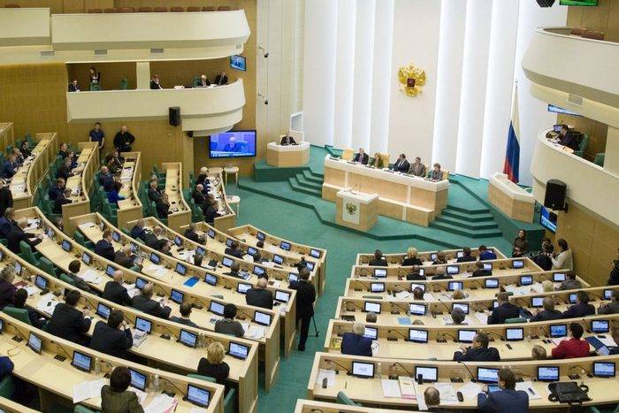 Rada Federacji zatwierdziła ustawę o mediach-zagranicznych agentach