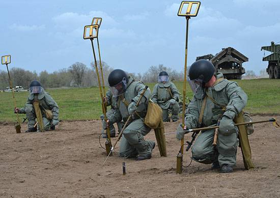 Gli ingegneri militari del distretto militare sud-orientale hanno liberato la catena montuosa da oggetti esplosivi