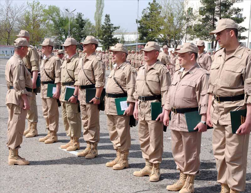 L'état-major a commencé une inspection complète de la base militaire 201