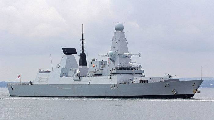 The newest destroyer of the British Navy broke down in the Persian Gulf