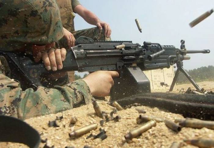 ABD Ordusu yeni bir makineli tüfek M249 arıyor