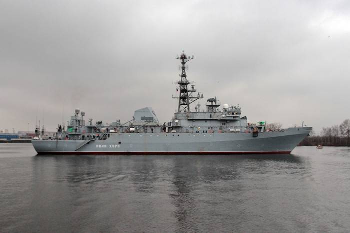 El buque de comunicación "Ivan Khurs" se prepara para las pruebas en el mar