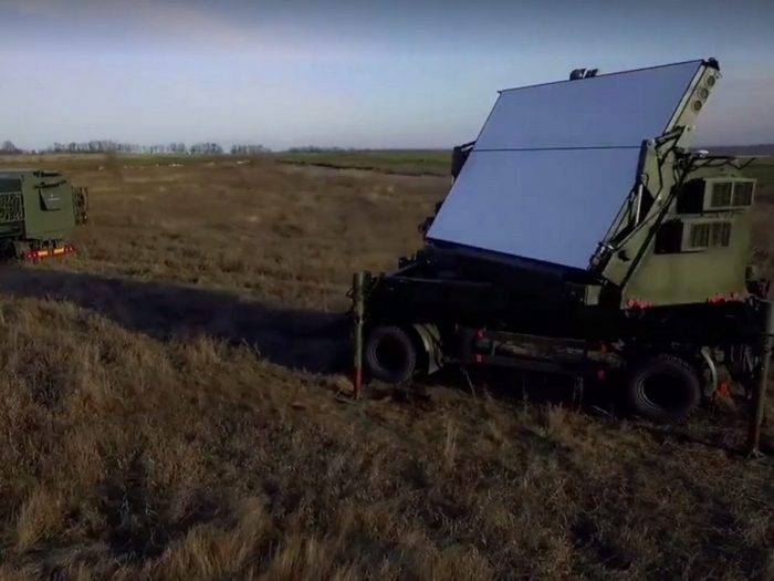 Poroshenko mostró un nuevo radar ucraniano 3D