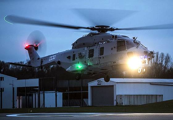 Pruebas de vuelo de un nuevo helicóptero experimentado en Alemania.