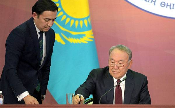 Nazarbayev: Dengan transisi ke alfabet Latin, Kazakhstan akan memasuki dunia informasi yang sedang berkembang