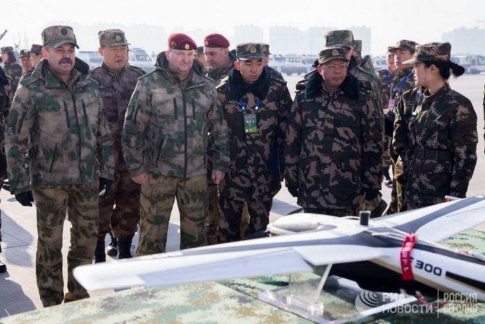 Çin'de, Rosgvardii ve Çin Halk Silahlı Polisi egzersizleri başladı.