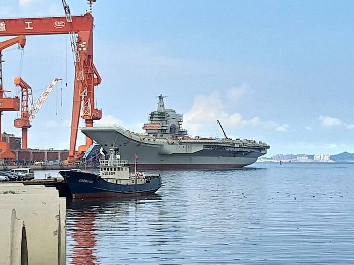 Portaerei cinese costruita per le prove in mare