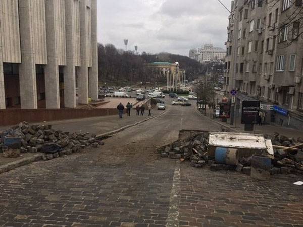 Reports from the seething center of Kiev