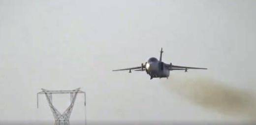 시리아 : Su-24М2는 매우 낮은 고도에서 몰래 움직입니다.