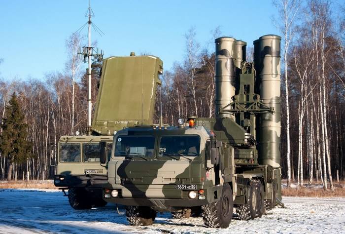 TsVO anti-aircraft gunners received a regimental set of C-400 SAMs