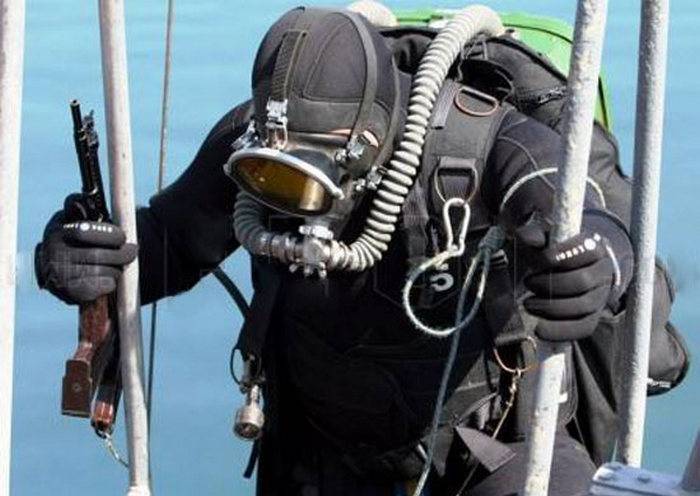 Campos de entrenamiento para entrenamiento de buceo de militares de las Fuerzas Aerotransportadas de la Federación Rusa y SSO RB se llevaron a cabo en Ryazan