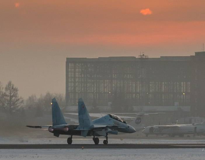 Üç Su-30SM savaşçısı 14. Muhafız Avcı Havacılık Alayı'na girdi