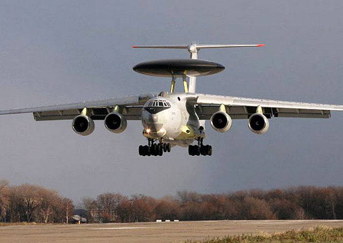 AWACS A-50 항공기가 시리아에서 임무를 성공적으로 완수한 후 이바노보에 도착했습니다.