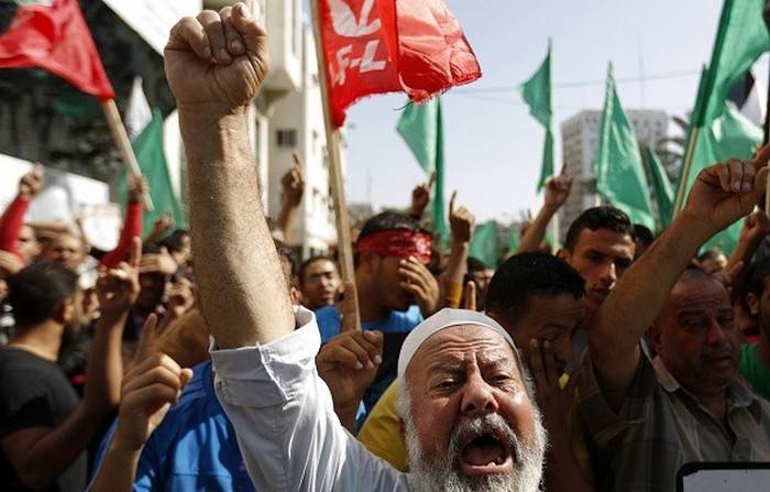 Hamas annuncia la terza Intifada