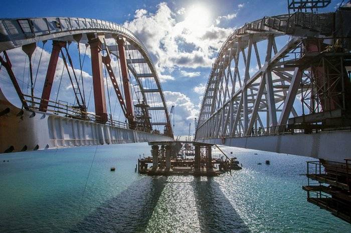 Er wurde zum Vorsitzenden der Abstimmung über den Namen der Brücke über die Straße von Kertsch ernannt