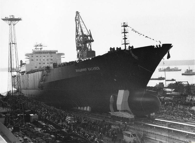Lançamento do navio de transporte com turbina a gás Vladimir Vaslyaev.