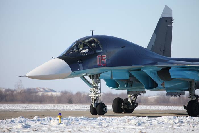 The first Su-34 will arrive in the Central Military District at the beginning of 2018