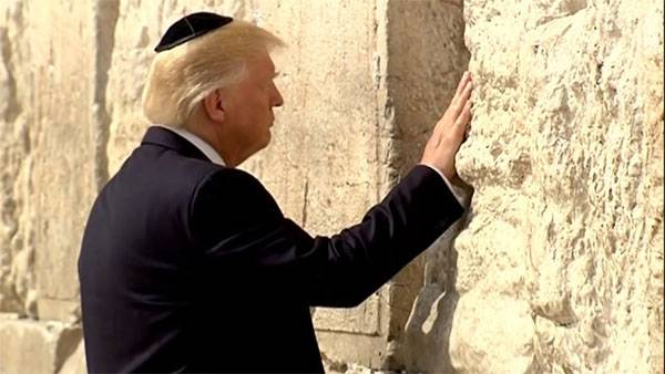 Israelische Behörden beschließen, den Bahnhof in Jerusalem „Donald Trump“ zu nennen.