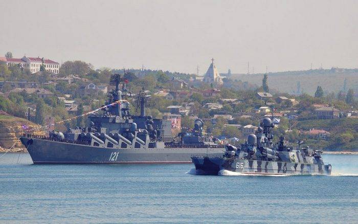 Los ejercicios a gran escala de los barcos comenzaron en la Flota del Mar Negro