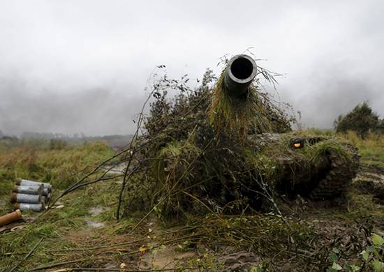 Tankers of the Baltic Fleet carried out firing at manpower and armored "enemy"