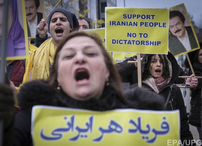 米国副大統領、イランの抗議活動参加者への米国の支援を約束