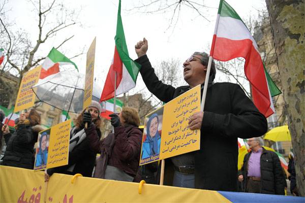 Tulburările din Iran au început după transferul militanților din Siria în această țară