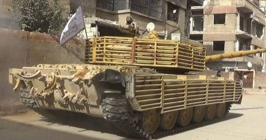 Suriyeli savaşçılar "ultra korumalı" T-72'i ATGM "Metis M" den imha ettiler