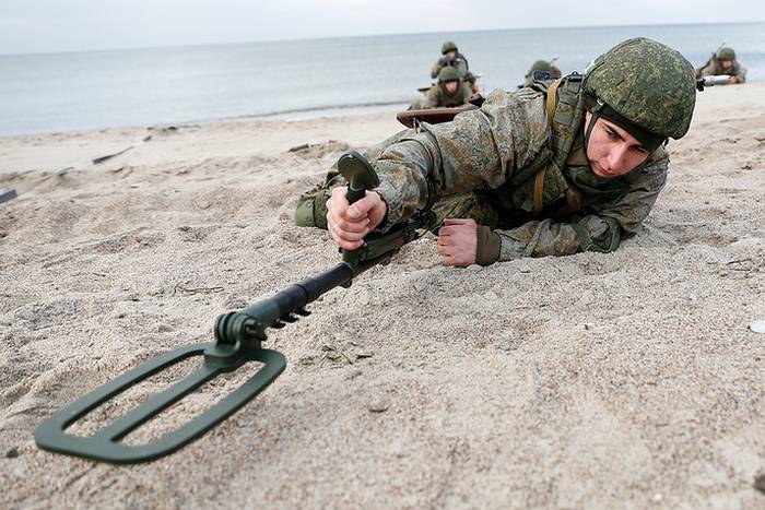 Sappers of the Baltic Fleet conducted exercises to "clean up" the coast