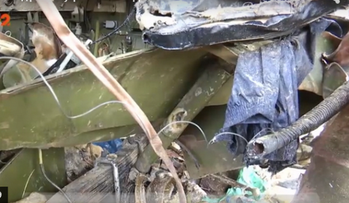 BRDM das Forças Armadas da Ucrânia explodiu sob as areias