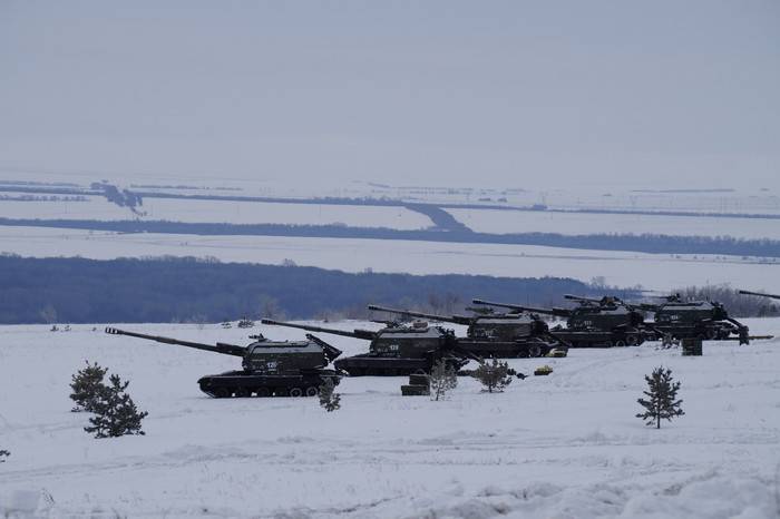 Les exercices de masse ont commencé dans le district militaire central