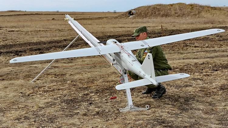 Experto estadounidense aconseja al Pentágono que luche contra drones terroristas "en ruso"