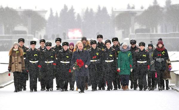 Cumhurbaşkanı, Leningrad ablukası atılımının 75 yıldönümüne adanmış olaylara katıldı.